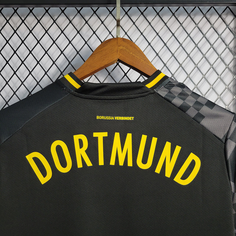 Borussia Dortmund 22-23 Away